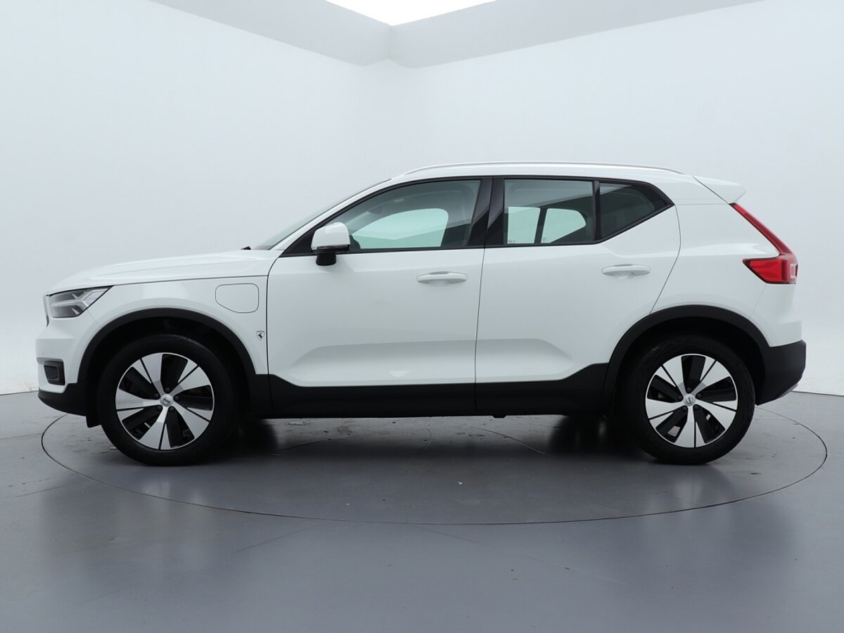 39422951 volvo xc40 1 5 t5 inscription 9 01