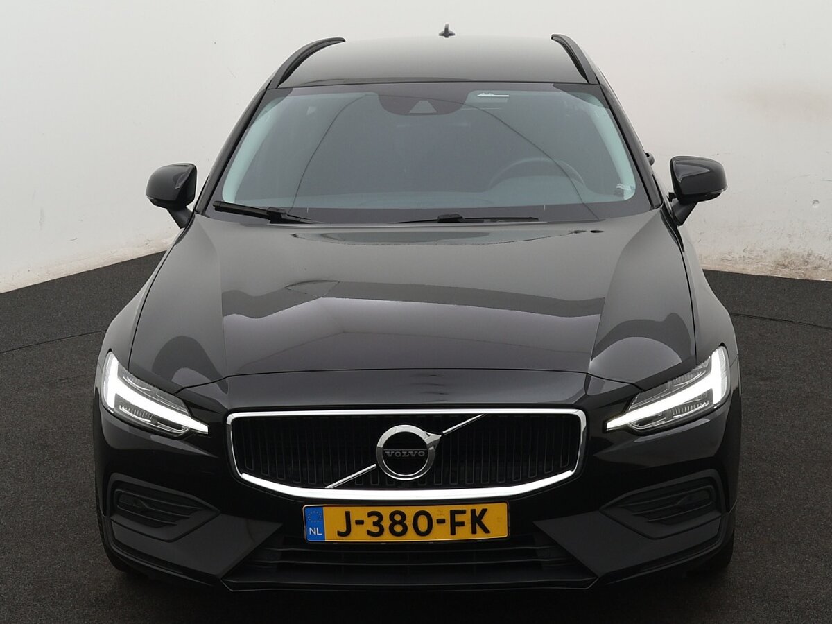 38427279 volvo v60 2 0 t4 moment pro 8 10