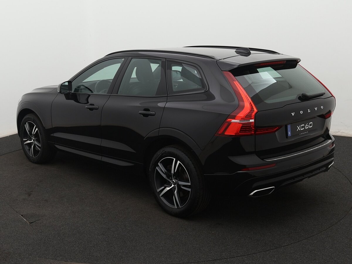 39331783 volvo xc60 2 0 b5 awd r design 3