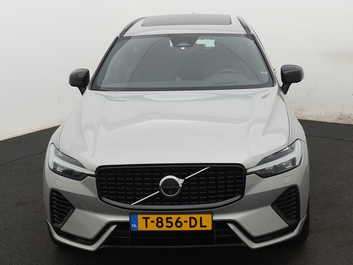 39778897 volvo xc60 2 0 t6 awd ultimate dark 9 02