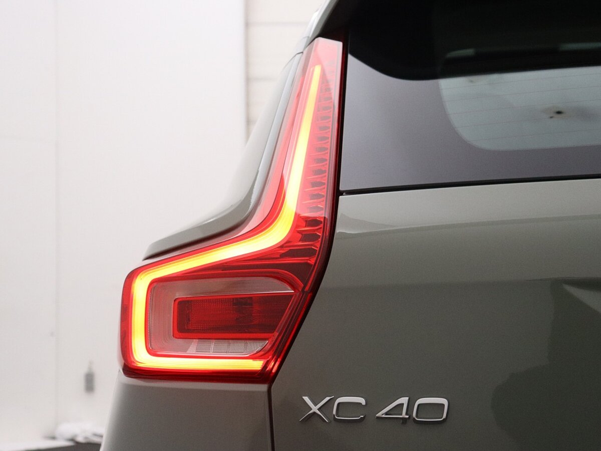 40231316 volvo xc40 2 0 b3 plus dark 96