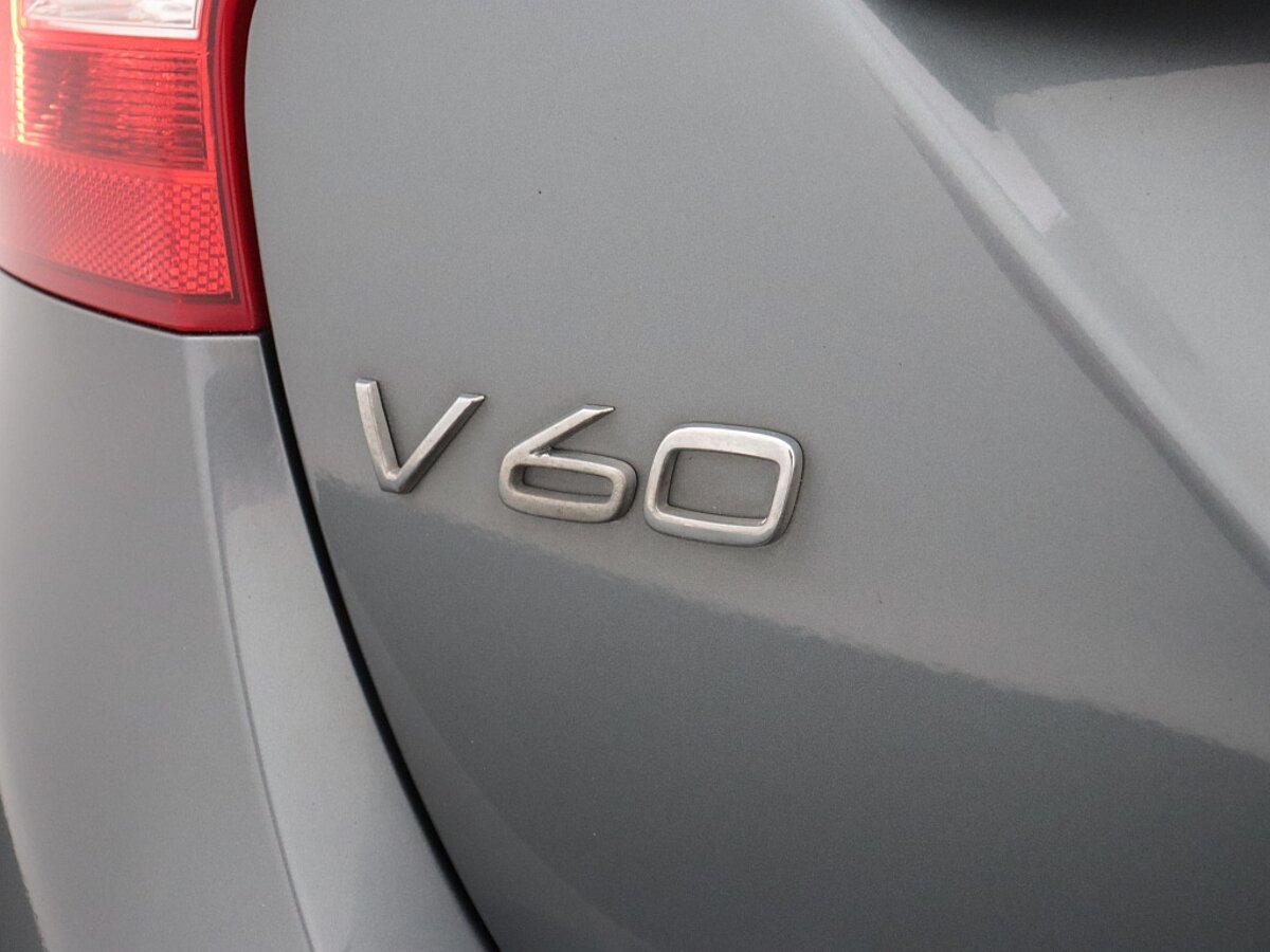 40436120 volvo v60 2 0 t4 business sport 38