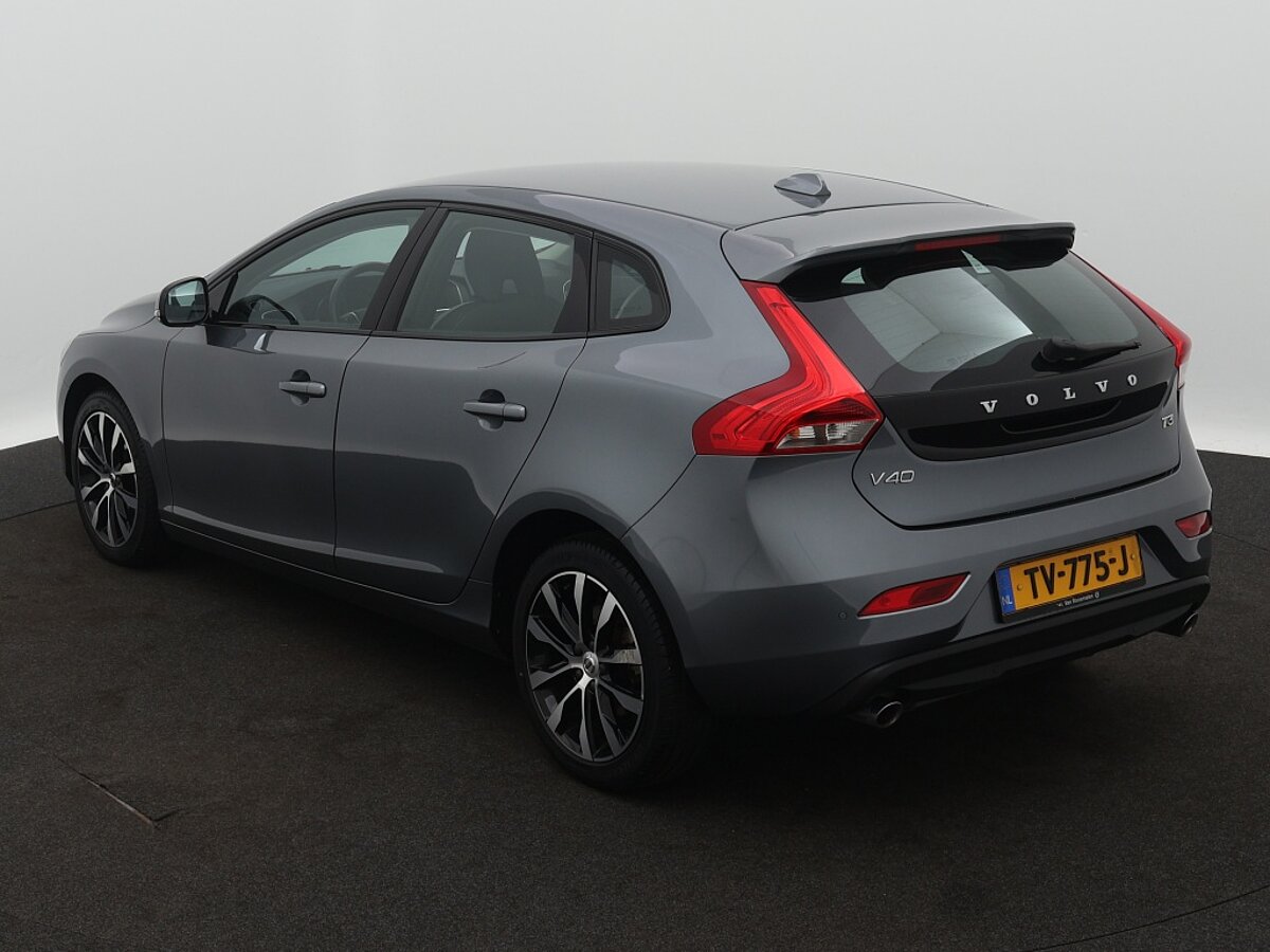 41577410 volvo v40 1 5 t3 dynamic edition 3 01