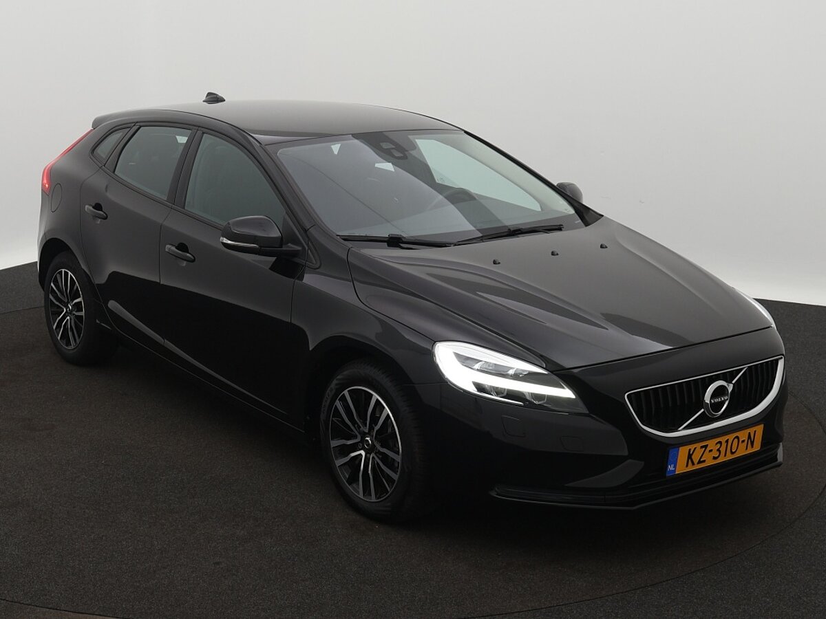 41294364 volvo v40 1 5 t2 momentum navigatie parkeersensoren achter 8 02