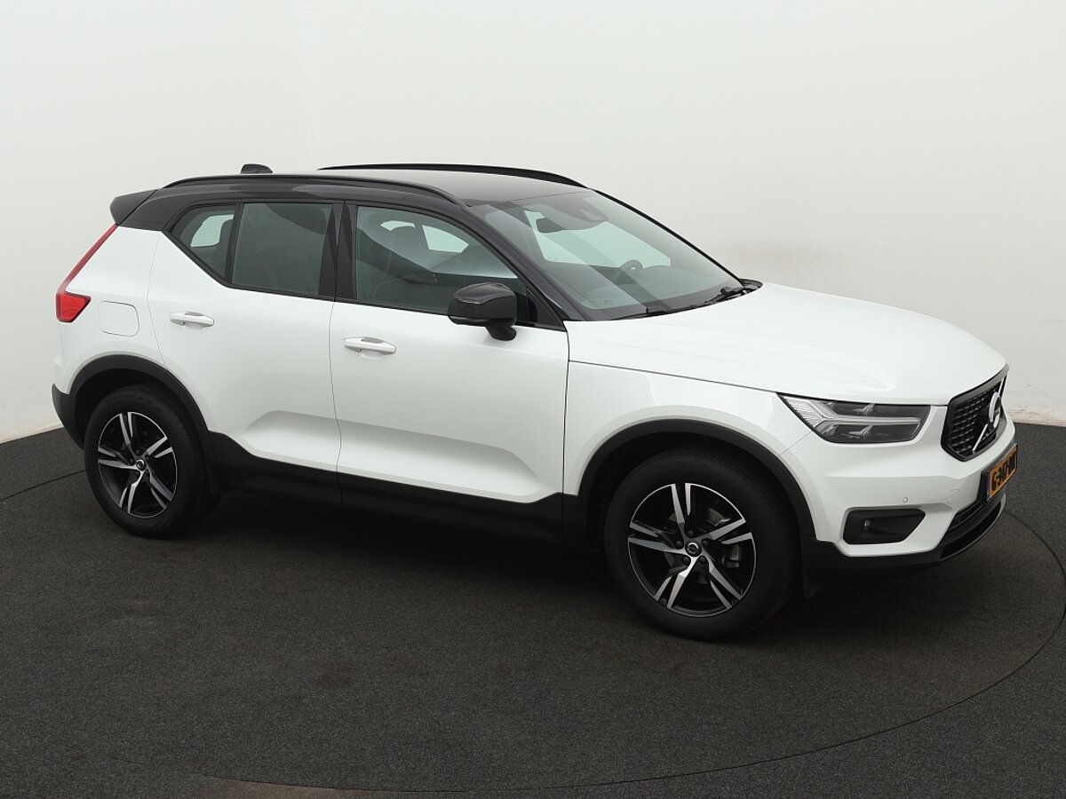 39057381 volvo xc40 1 5 t3 r design 73cc81