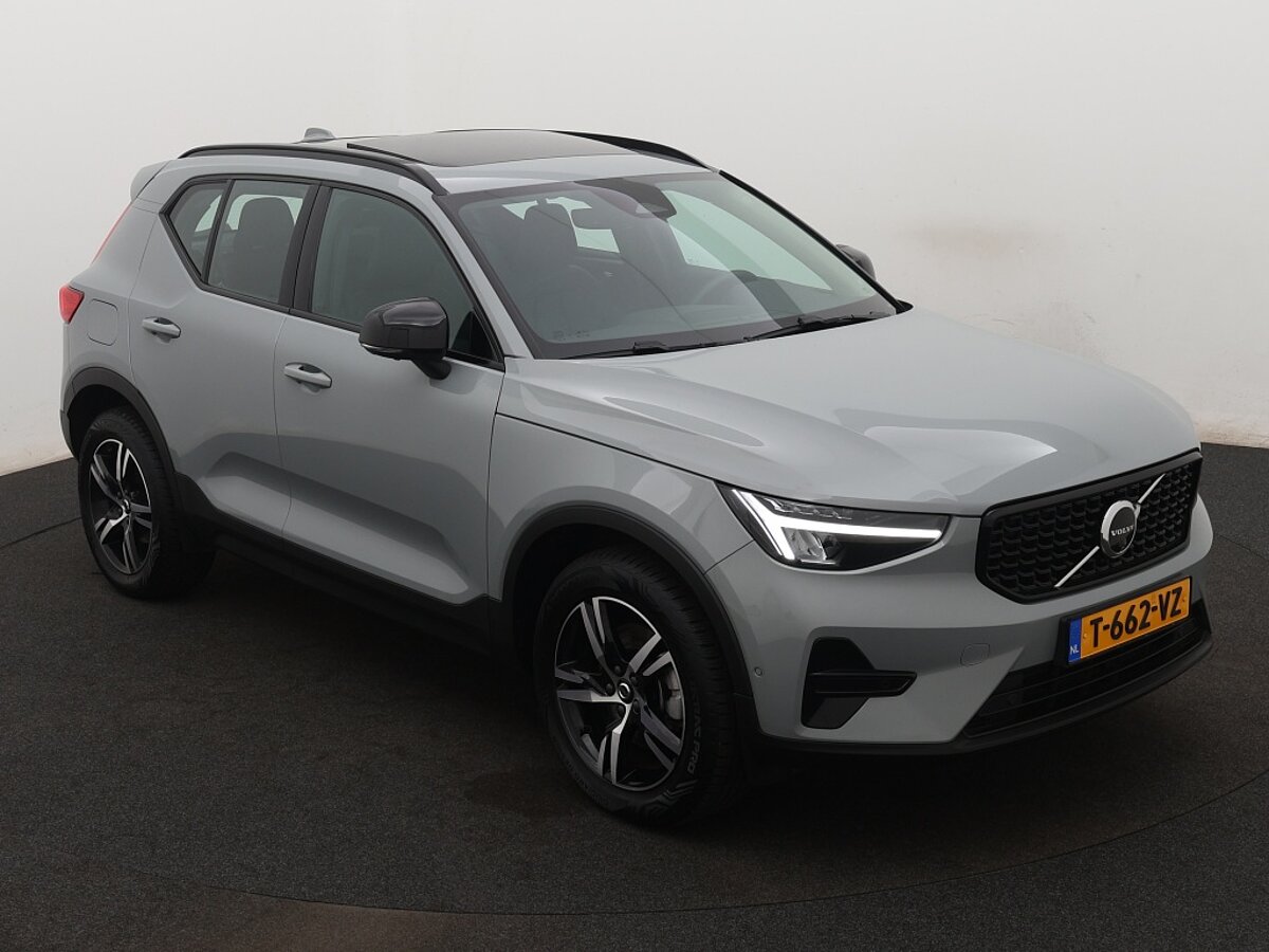 40513485 volvo xc40 2 0 b3 ultimate dark 7