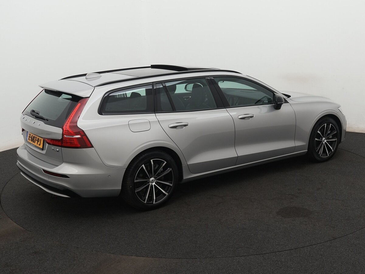 40402349 volvo v60 2 0 t6 awd plus dark trekhaak panorama dak 826d68