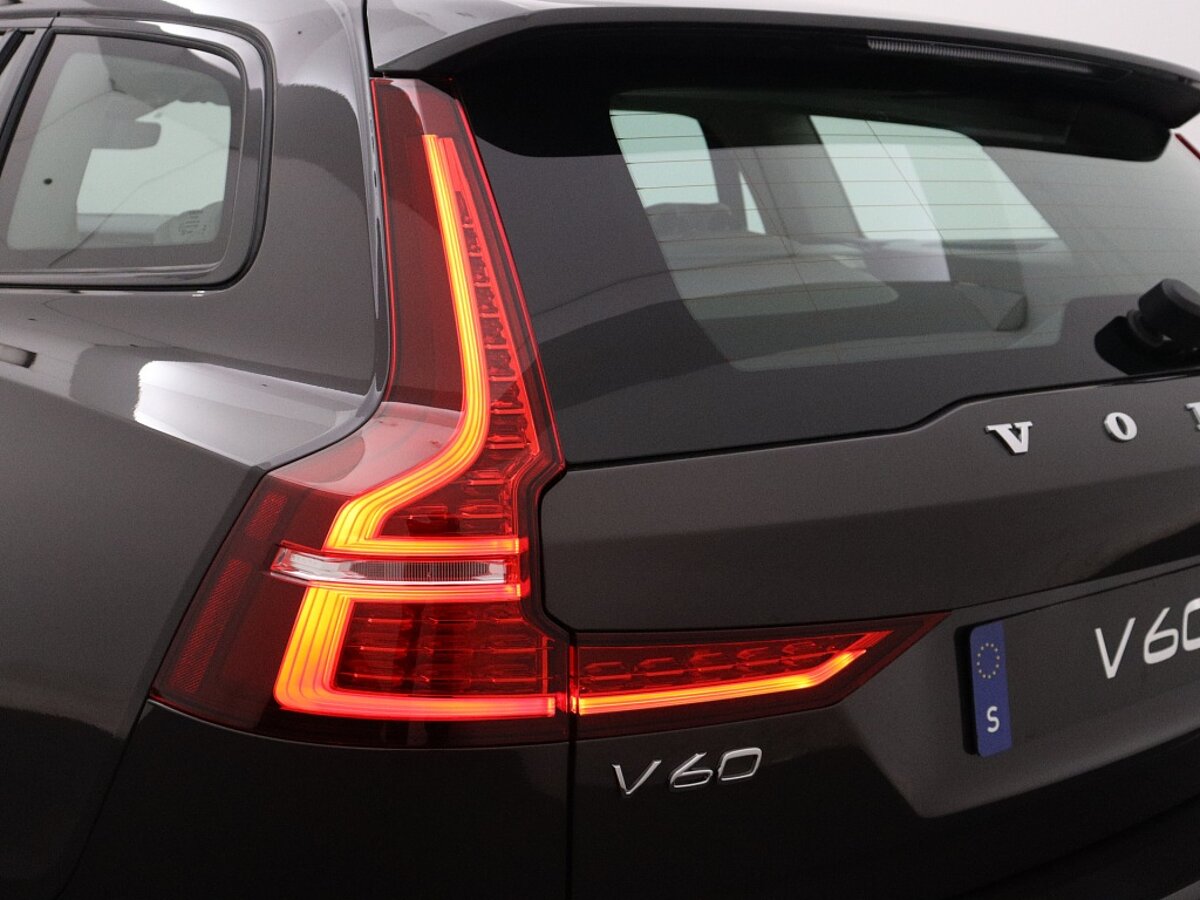 39204298 volvo v60 2 0 t6 awd plus dark 223967