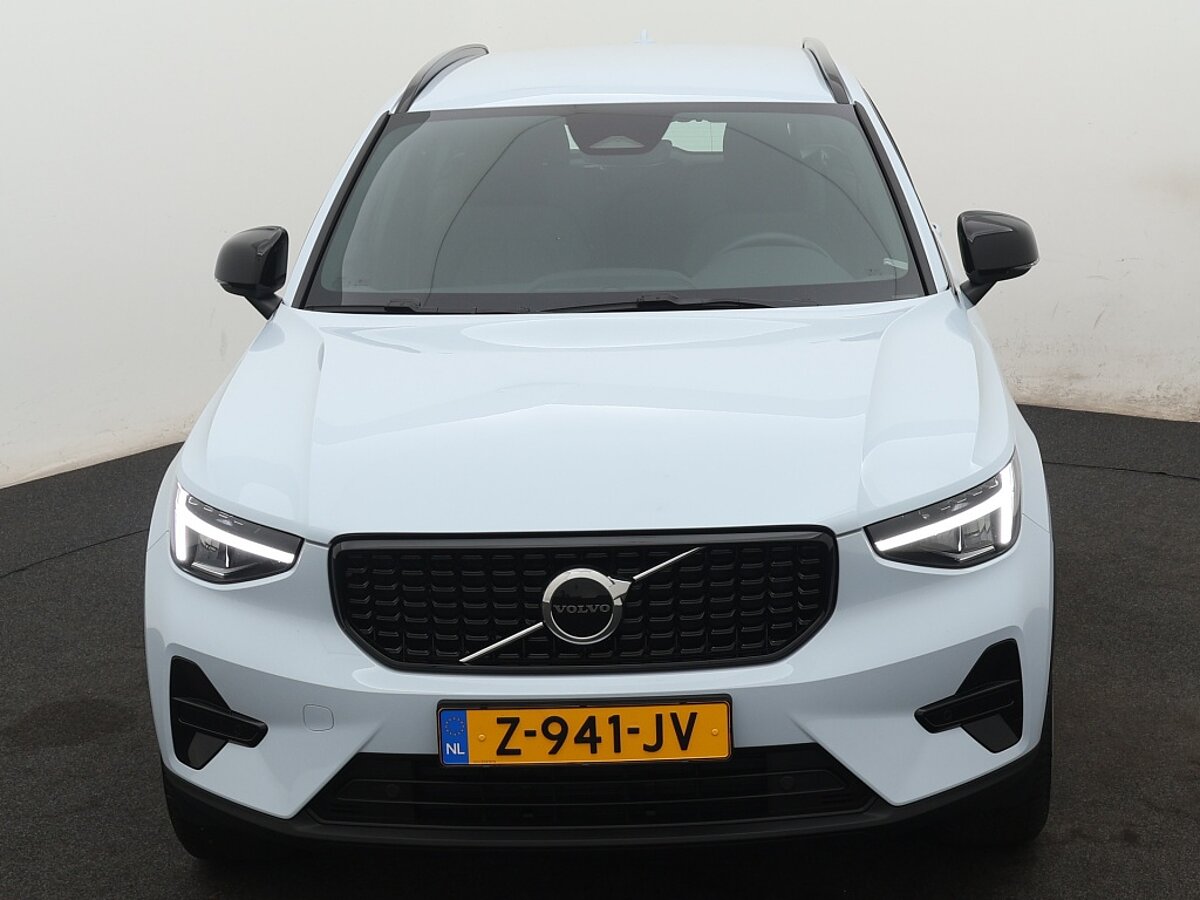 40036948 volvo xc40 2 0 b4 plus dark 8 01