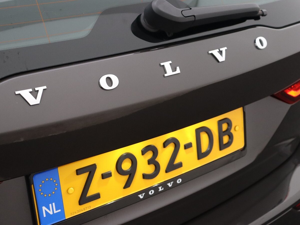 40513186 volvo v60 2 0 b3 essential edition 48e305