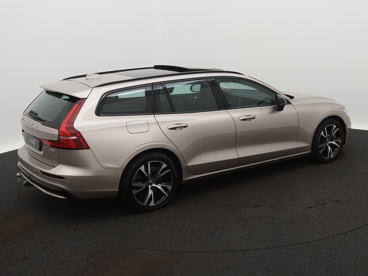 41044249 volvo v60 2 0 b3 plus dark 55f301