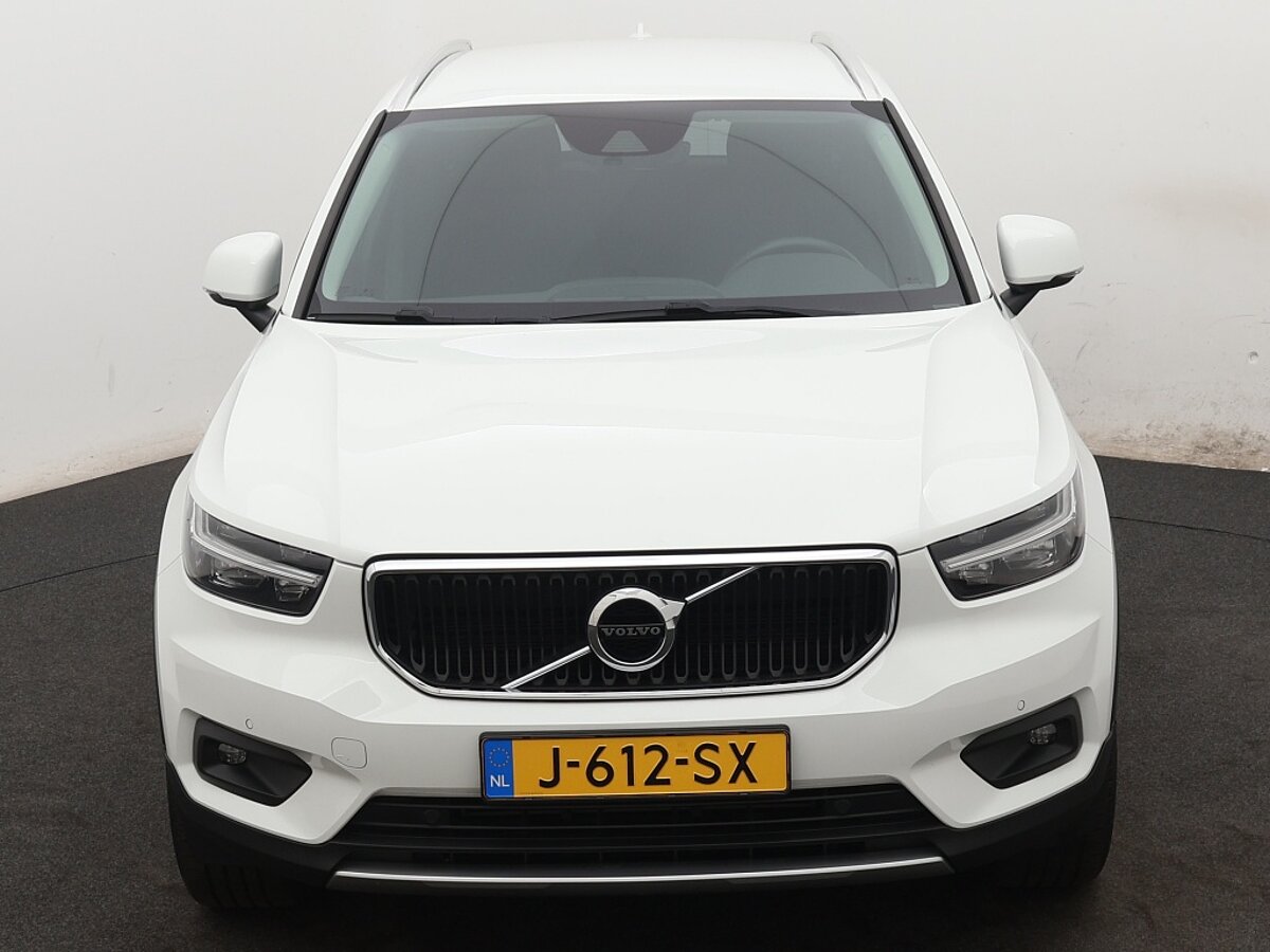 39873814 volvo xc40 1 5 t2 business pro 8 04