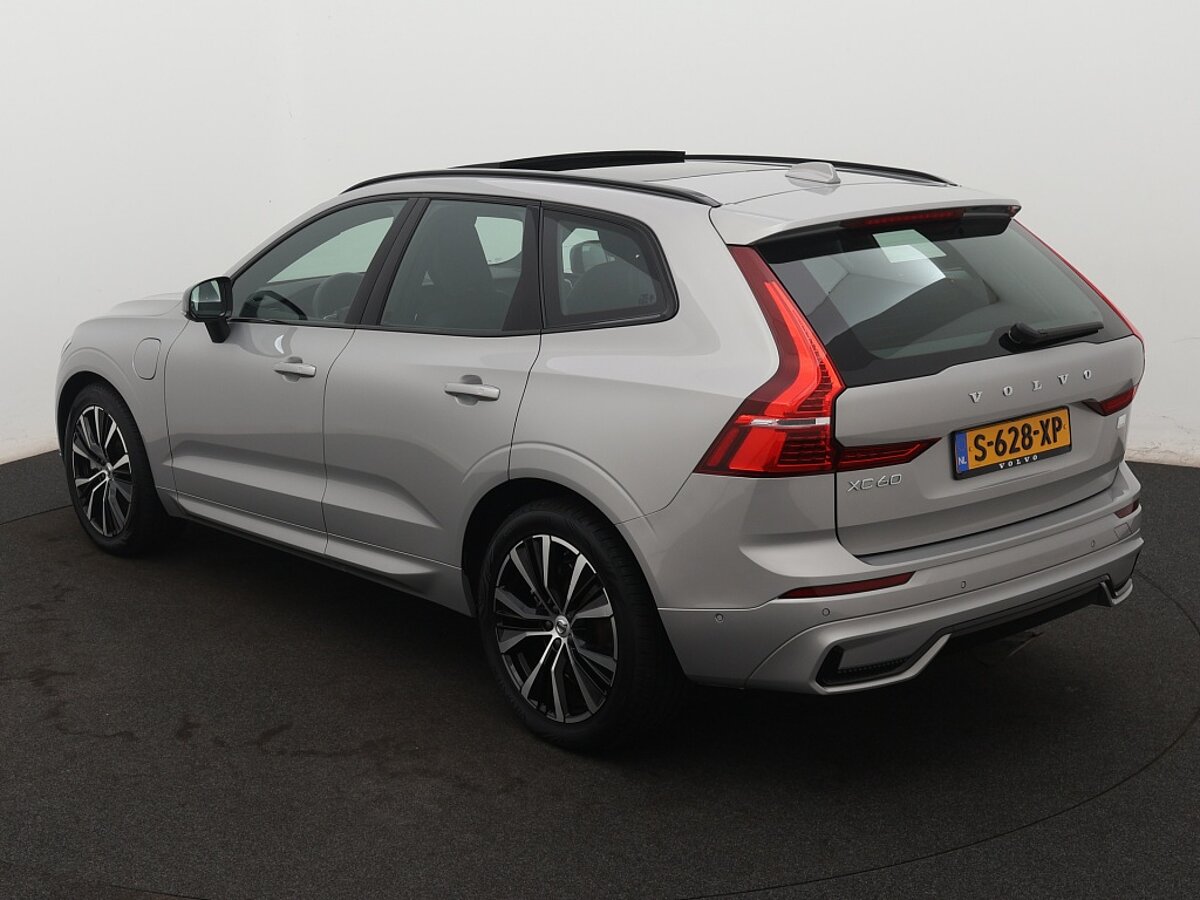 40349754 volvo xc60 2 0 t6 awd u dark 3 03