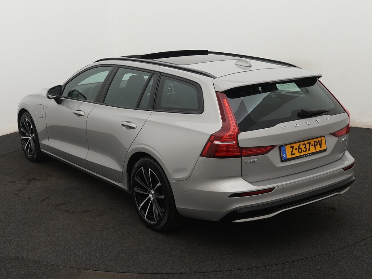 40715066 volvo v60 2 0 t6 awd plus dark 3 03