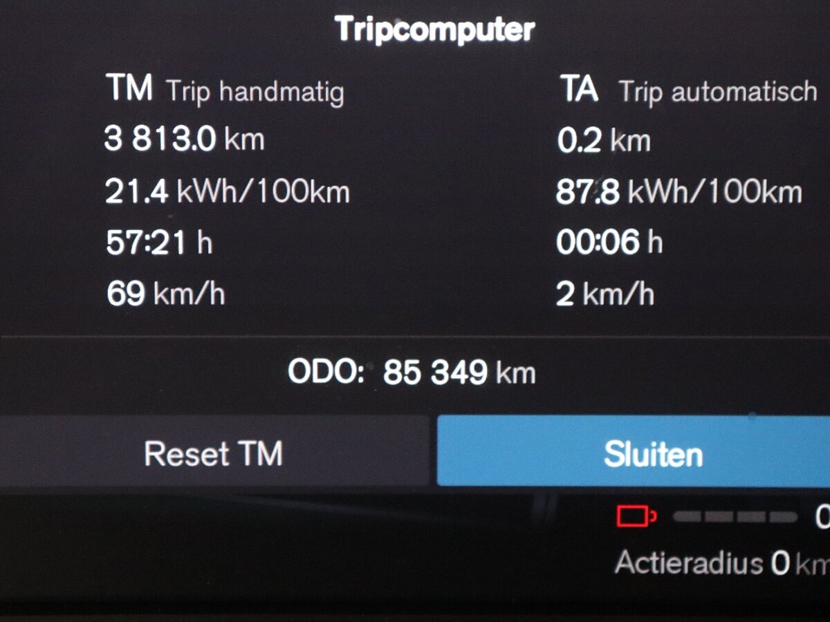 39604416 volvo xc40 recharge twin plus 34