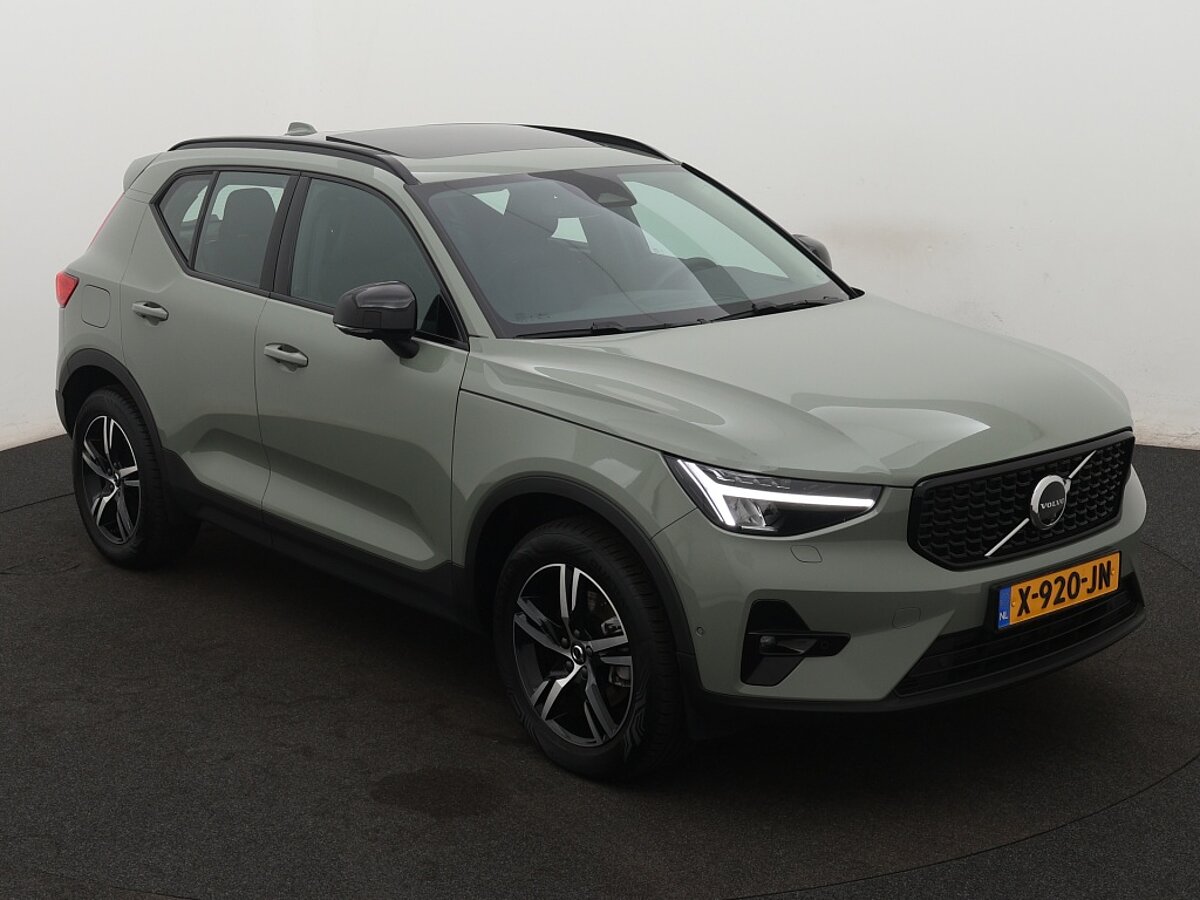 40486106 volvo xc40 2 0 b3 plus dark 7 01