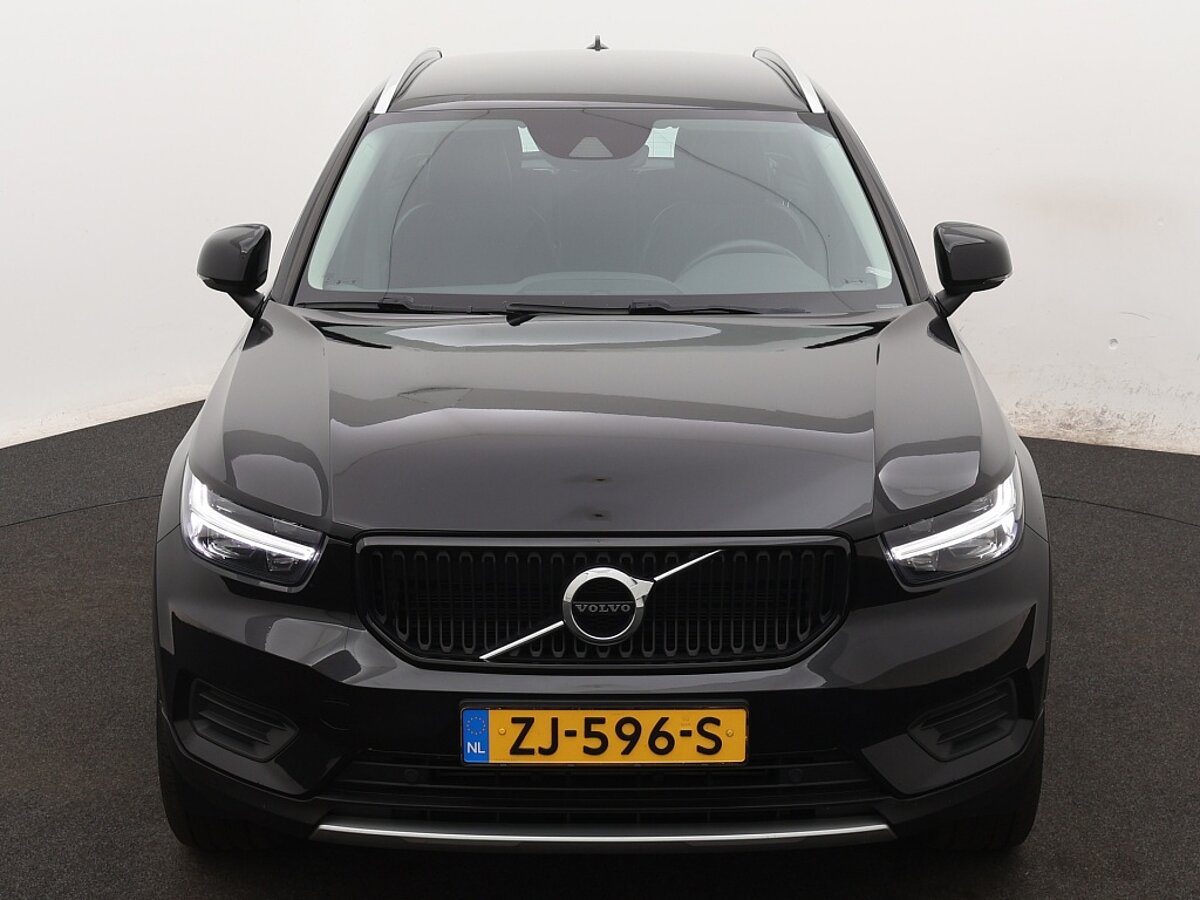 40860139 volvo xc40 1 5 t3 momentum pro 9 01