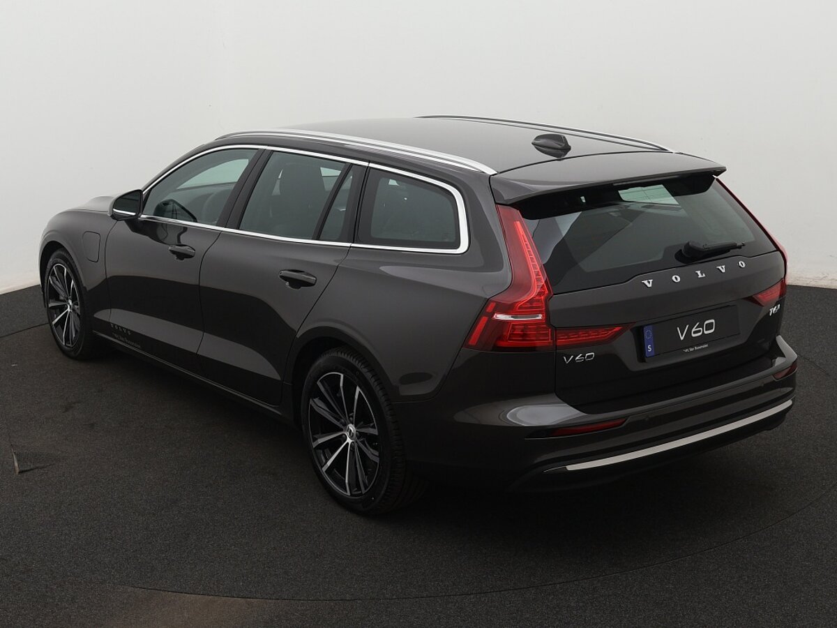 39204316 volvo v60 2 0 t6 awd essential edition 3 09