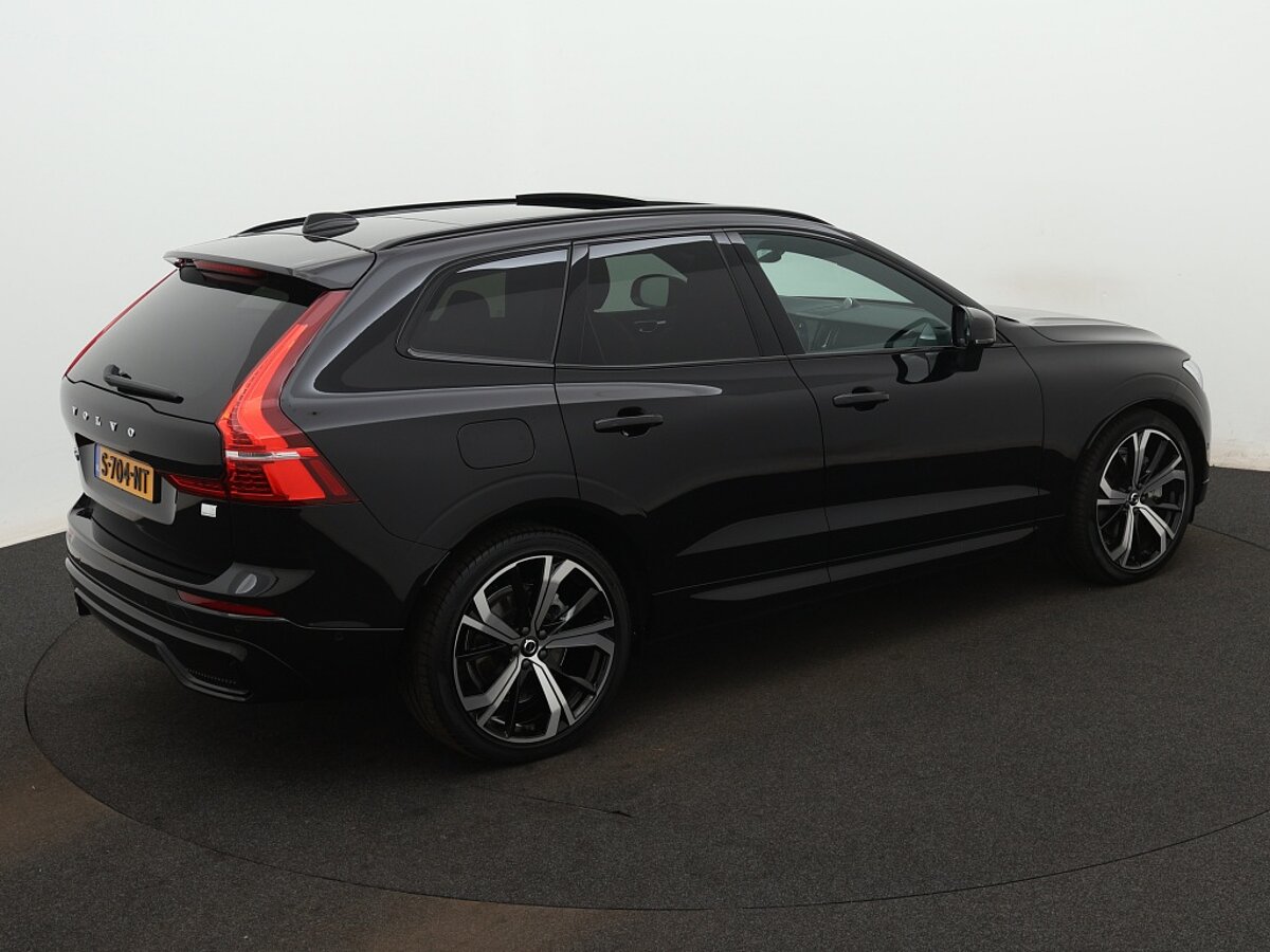 39778906 volvo xc60 2 0 t6 awd ultimate dark 02