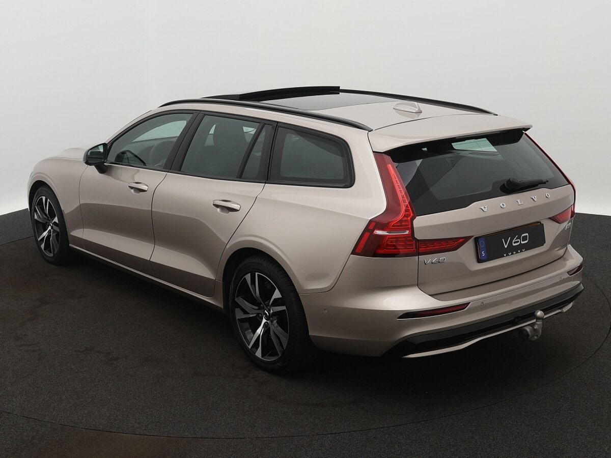 41044249 volvo v60 2 0 b3 plus dark 3 08