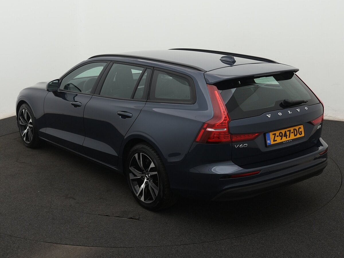 40000939 volvo v60 2 0 b3 essential edition 3 02