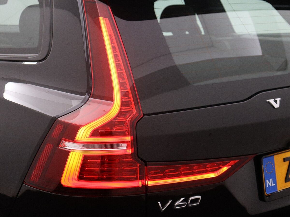 40141307 volvo v60 2 0 t6 awd plus dark f82a7c