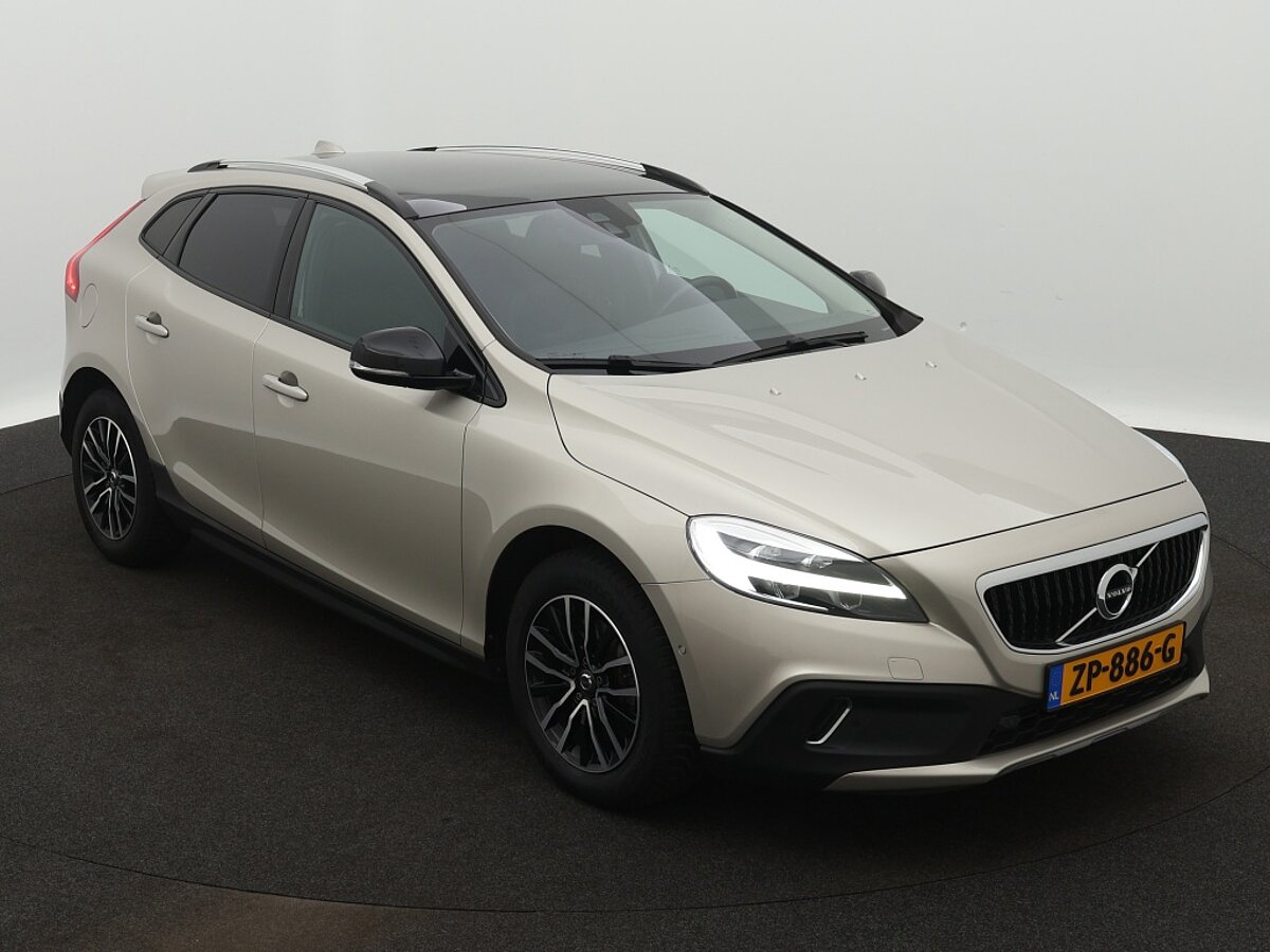 40513481 volvo v40 cross country 1 5 t3 polar luxury trekhaak panorama dak 8 02