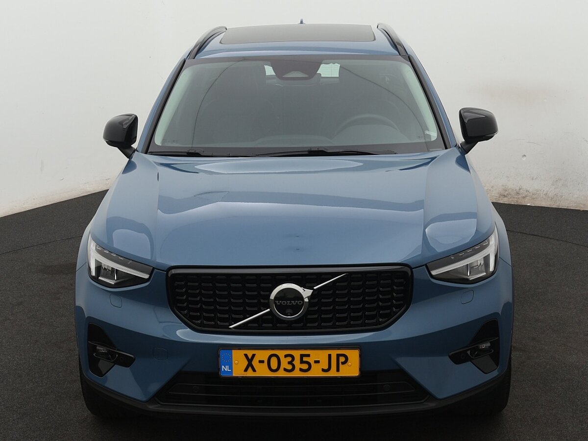 40000833 volvo xc40 2 0 b3 plus dark 9 03