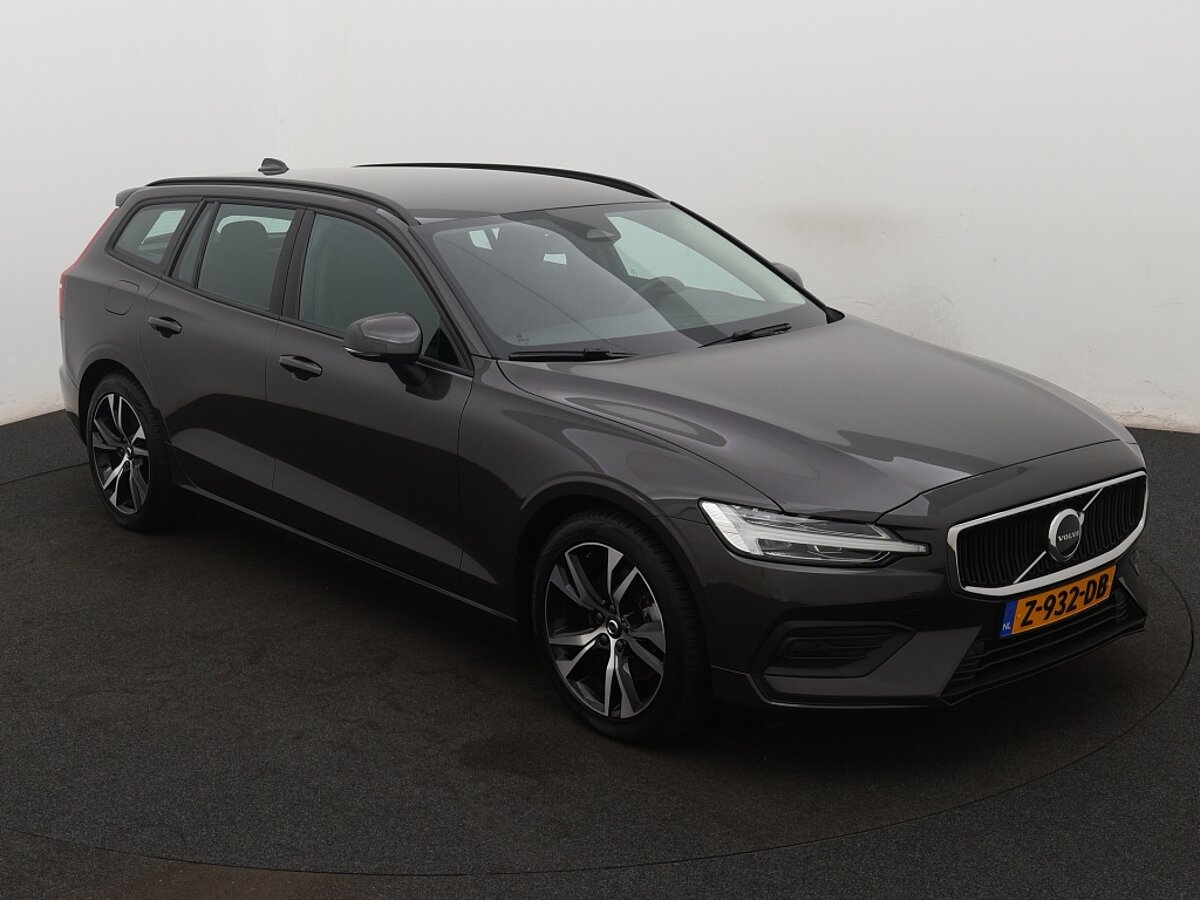 40513186 volvo v60 2 0 b3 essential edition 7