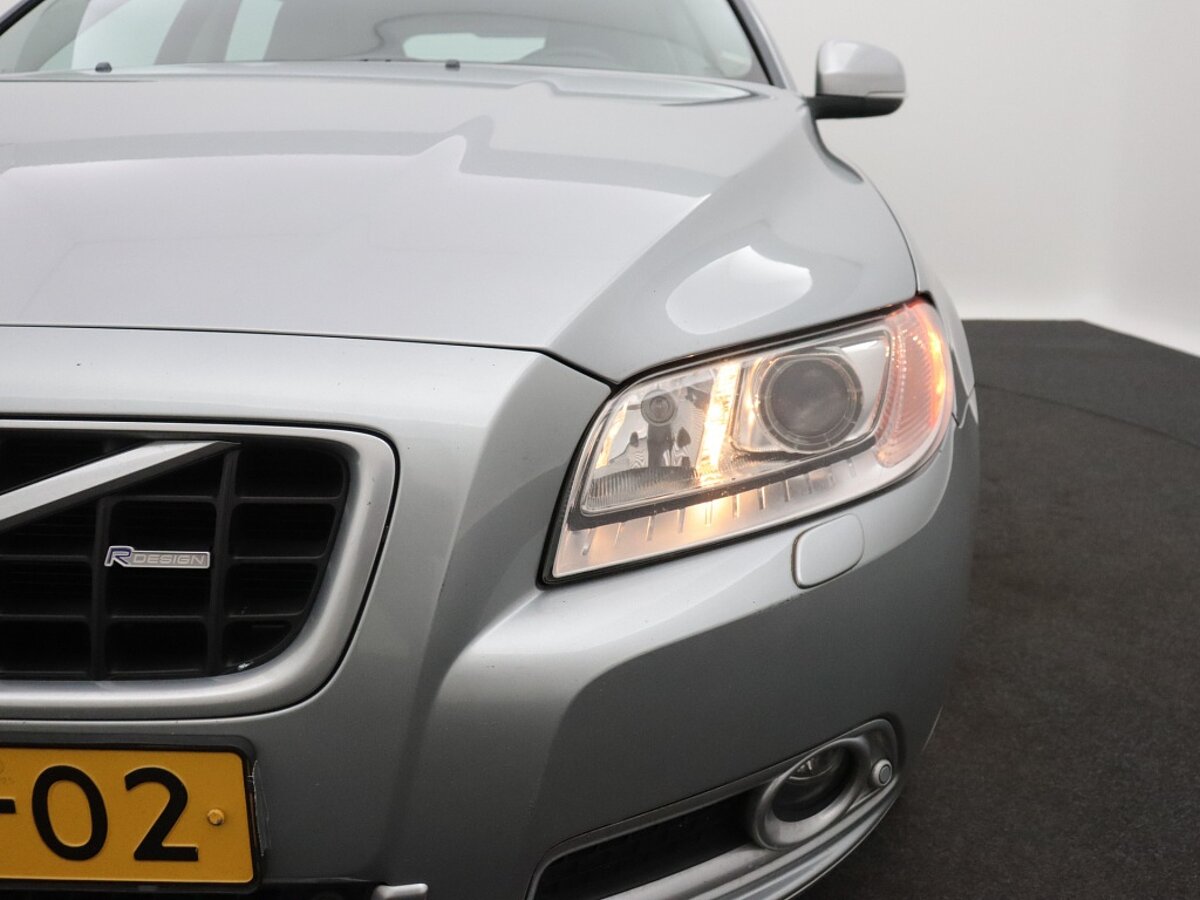 40220134 volvo v70 1 6 t4 r edition lederen bekleding trekhaak 46