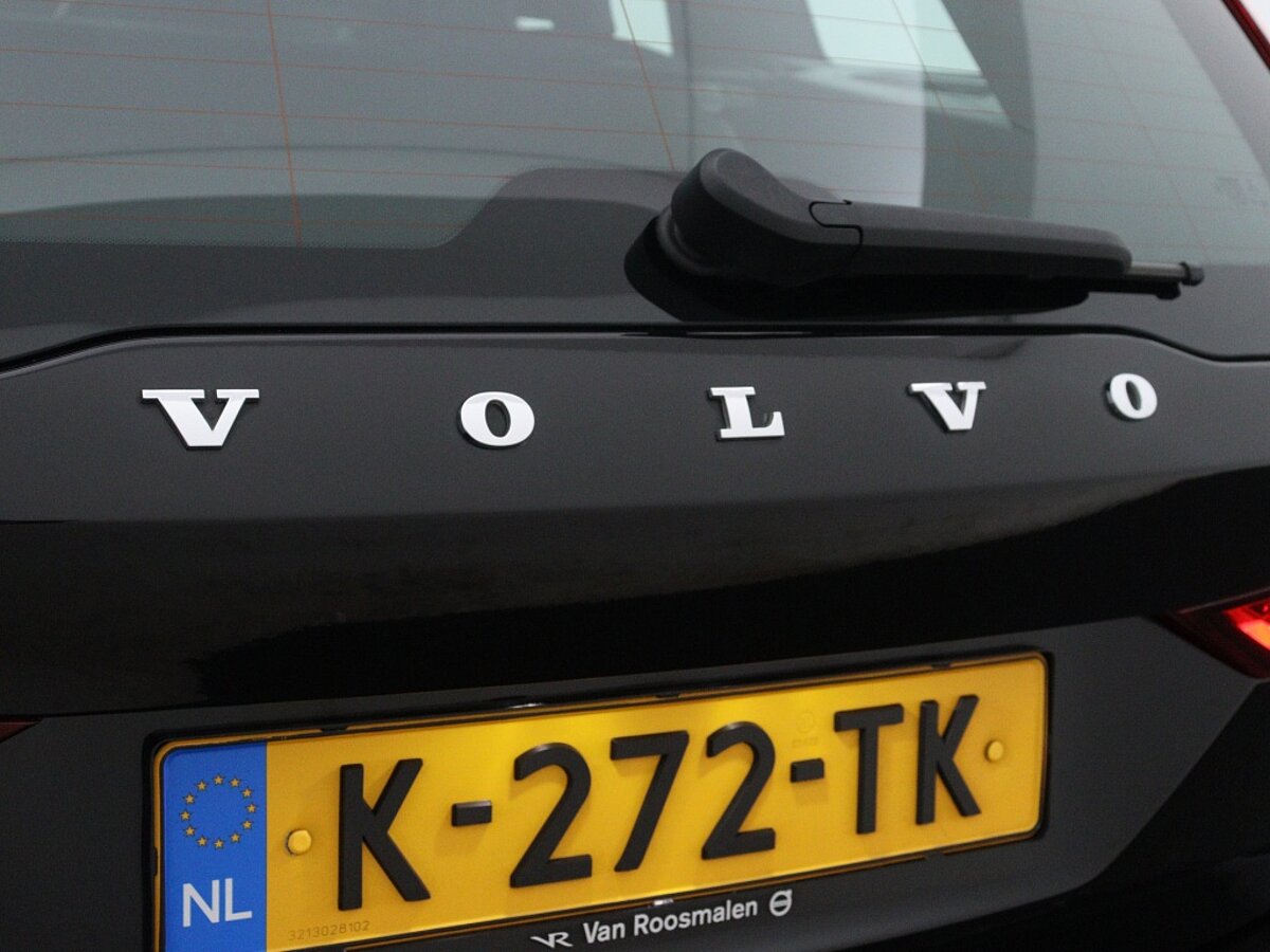 42068342 volvo v60 2 0 b3 r design pano dak harman kardon elektrische stoelbe a7a362