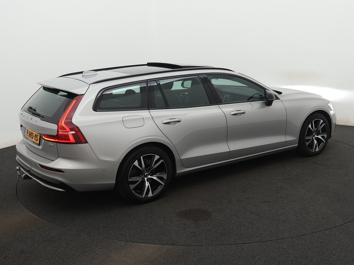 40000855 volvo v60 2 0 b3 plus dark 50