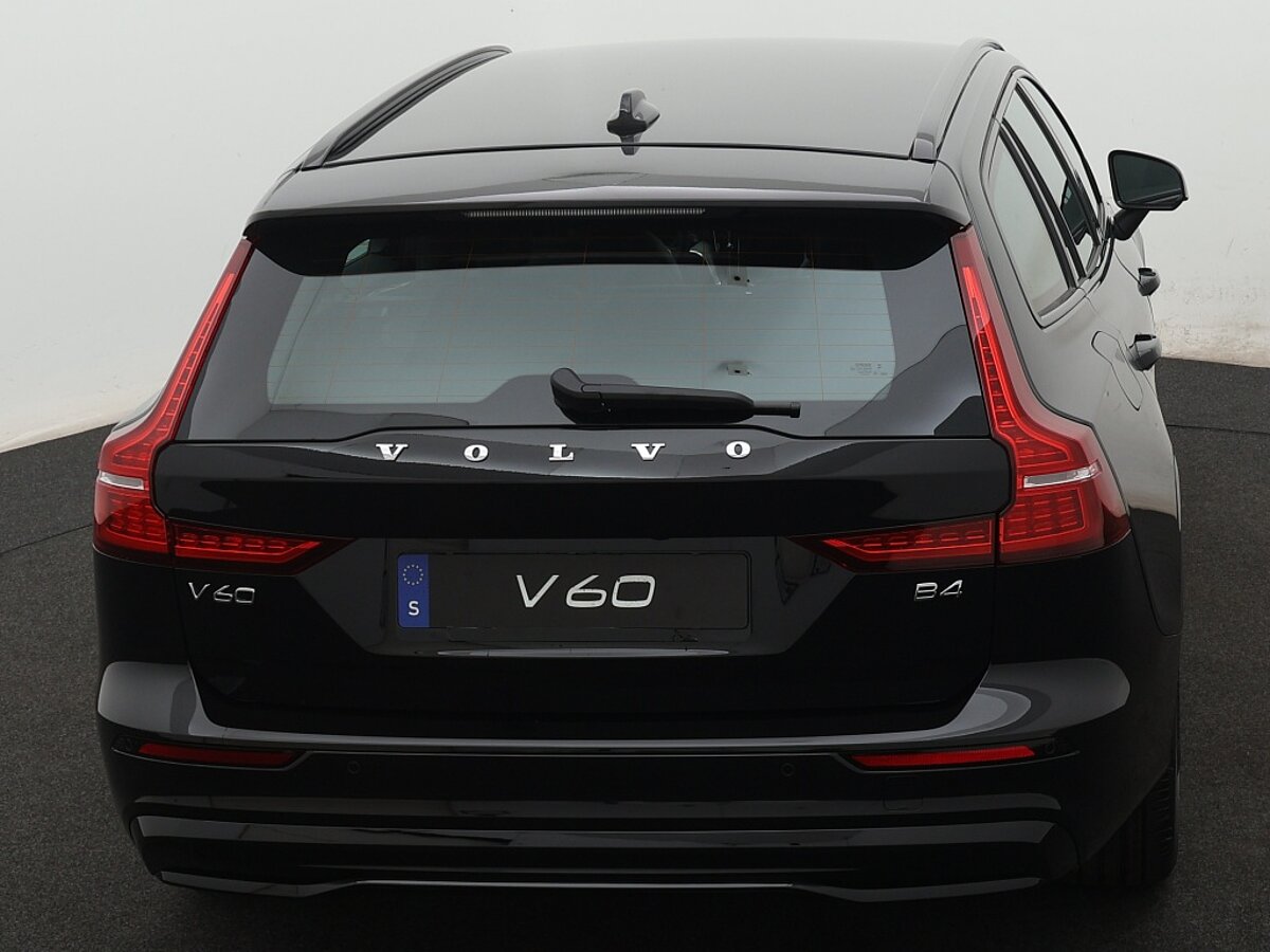 39204229 volvo v60 2 0 b4 plus dark 9 08