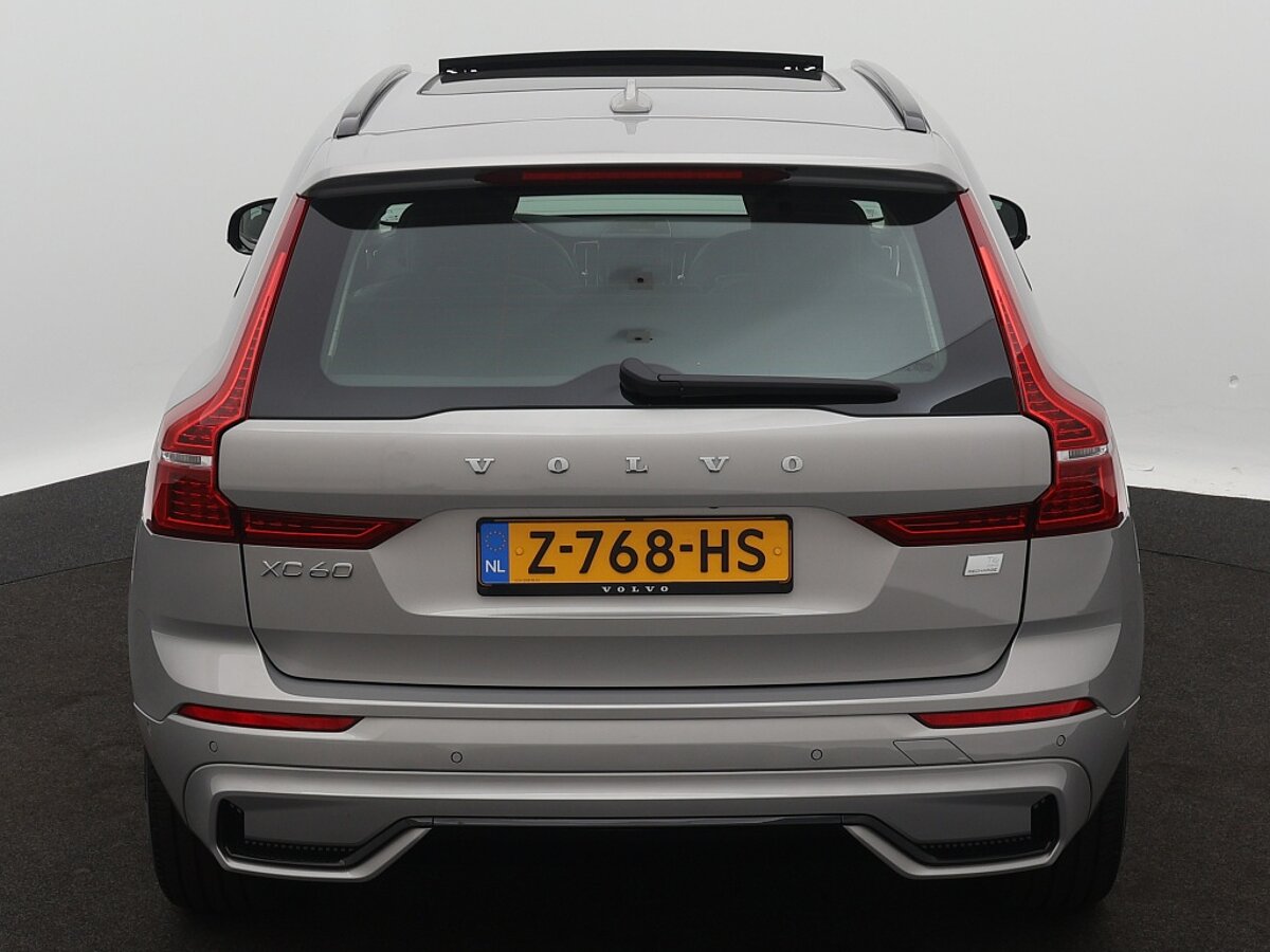 41364987 volvo xc60 2 0 t6 awd ultimate dark trekhaak panoramadak 01