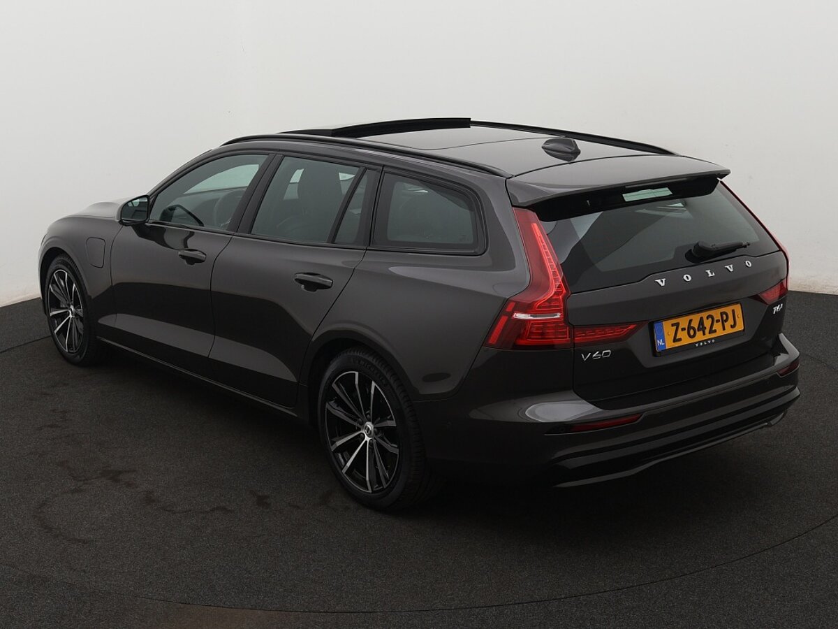 41865998 volvo v60 2 0 t6 awd plus dark panoramadak 3 02