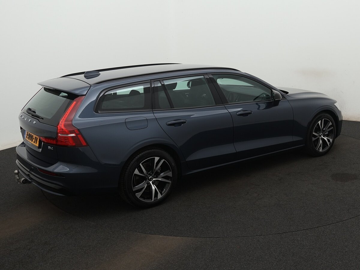 40098586 volvo v60 2 0 b4 plus dark 01