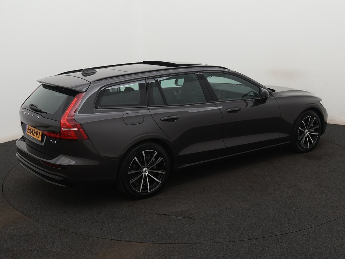 40471404 volvo v60 2 0 t6 awd plus dark panoramadak 02