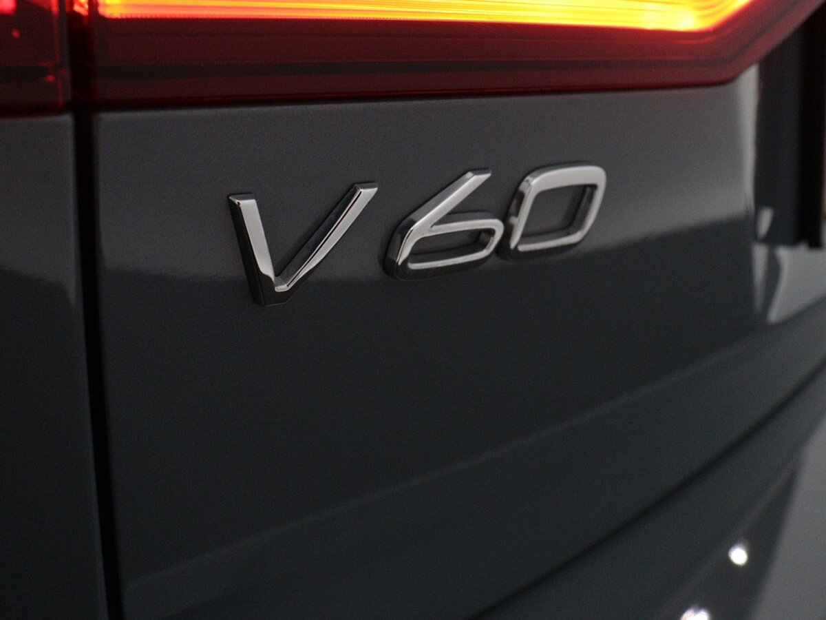 42420857 volvo v60 2 0 b3 plus dark cf38fc