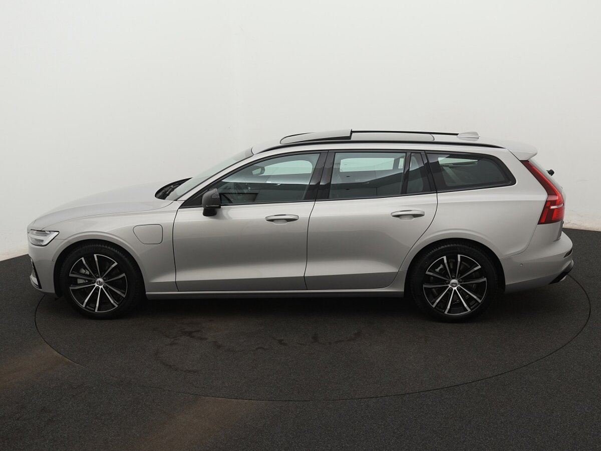 40715066 volvo v60 2 0 t6 awd plus dark 2 03