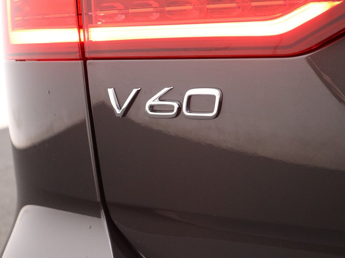 40037136 volvo v60 2 0 t6 awd plus dark trekhaak panoramadak 81