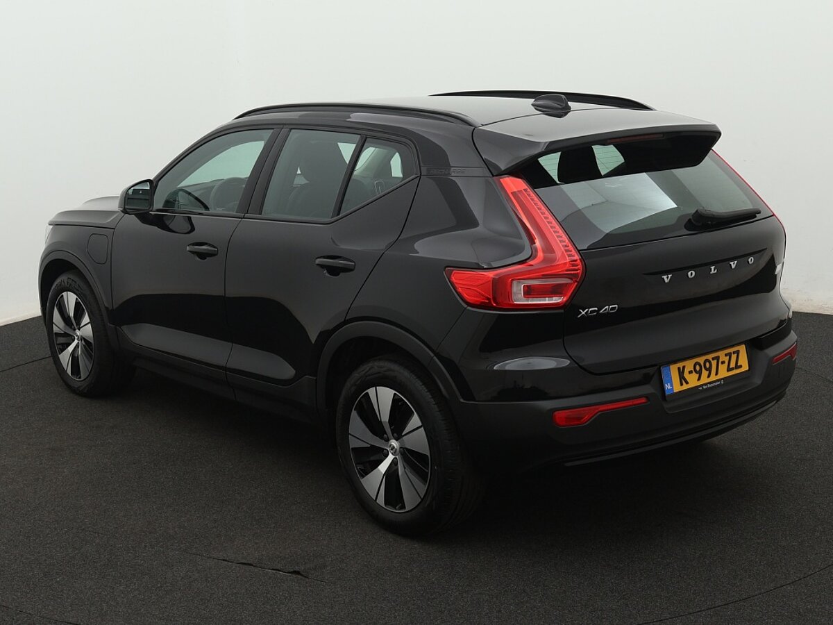 38507970 volvo xc40 1 5 t4 recharge r design 3 02