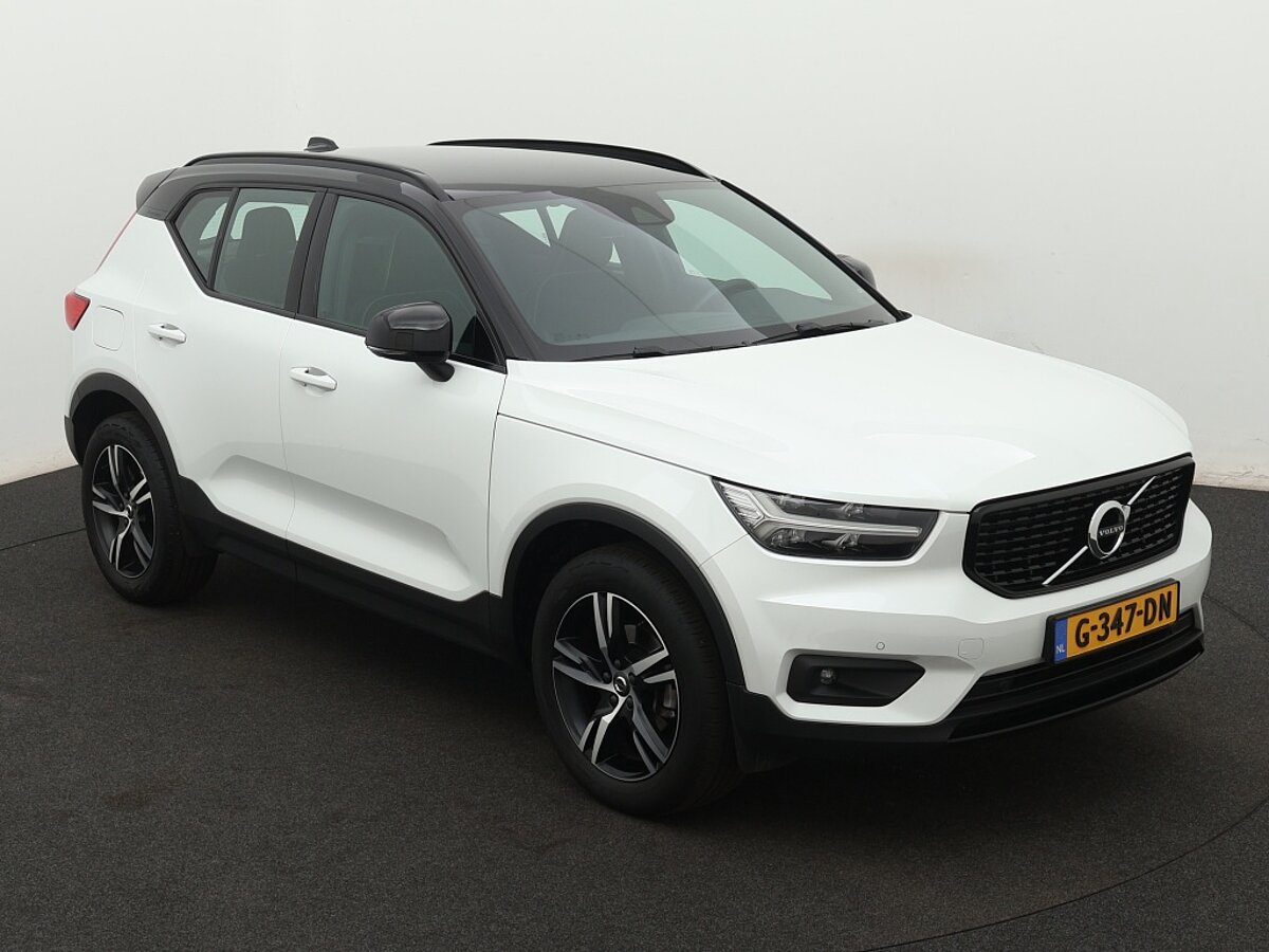 39057381 volvo xc40 1 5 t3 r design 8 05