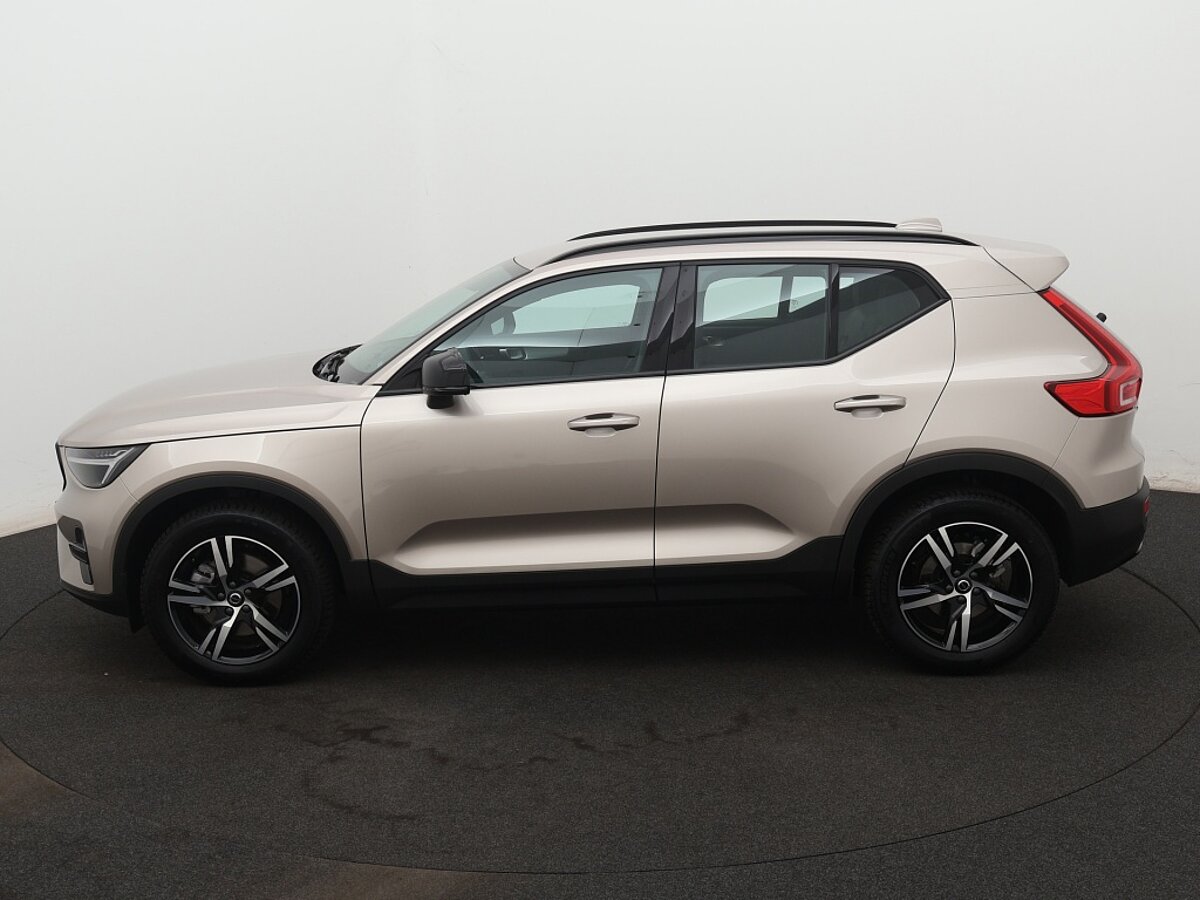 40251549 volvo xc40 2 0 b4 plus dark 2 02