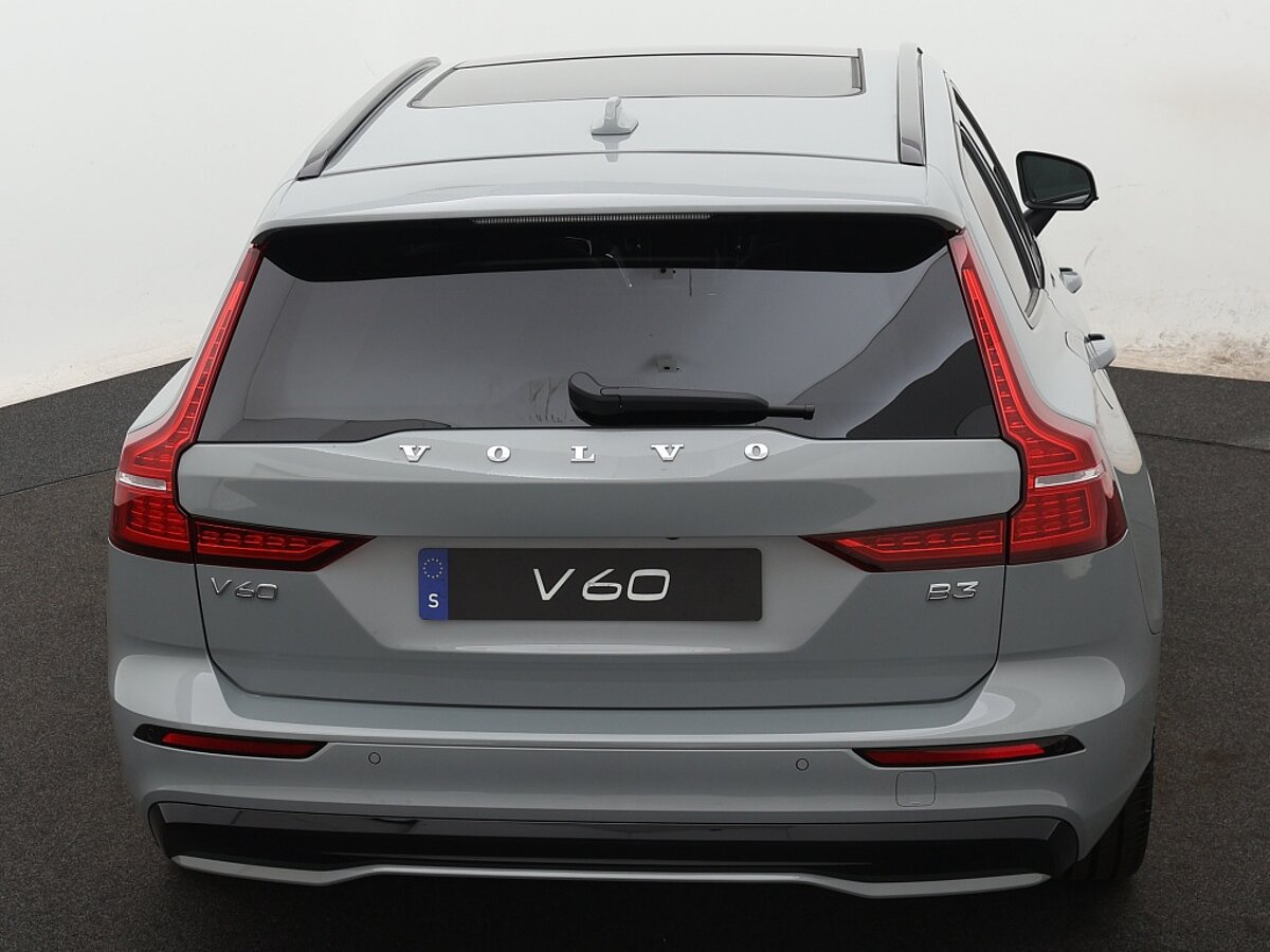 38858147 volvo v60 2 0 b3 ultimate dark 9 07