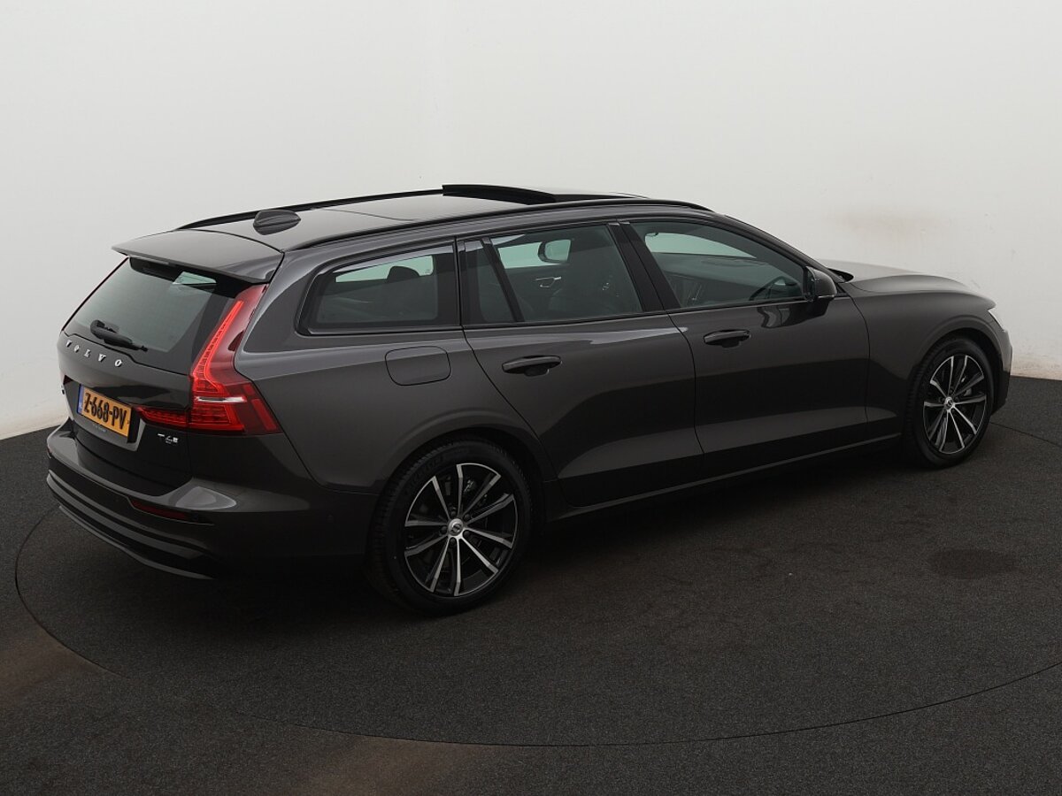 40037136 volvo v60 2 0 t6 awd plus dark trekhaak panoramadak 01