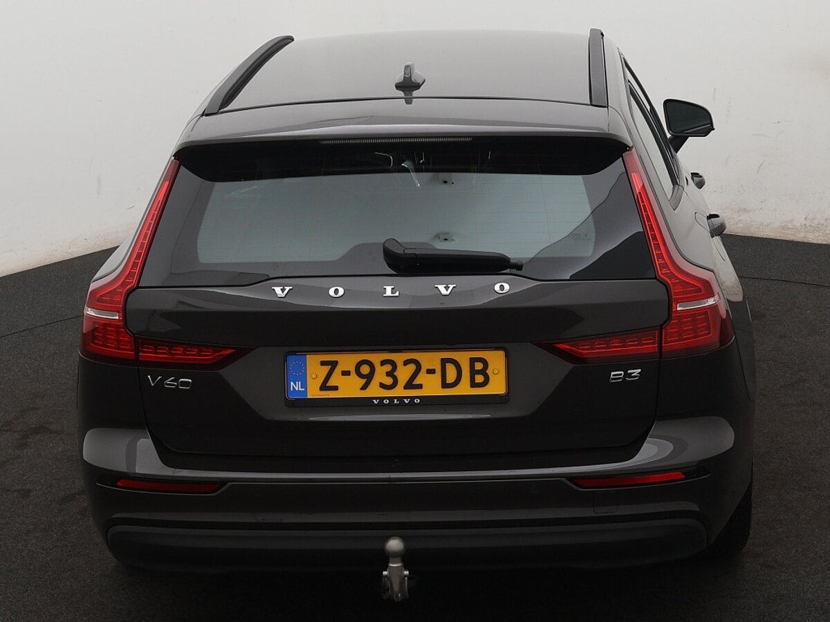 40513186 volvo v60 2 0 b3 essential edition 9