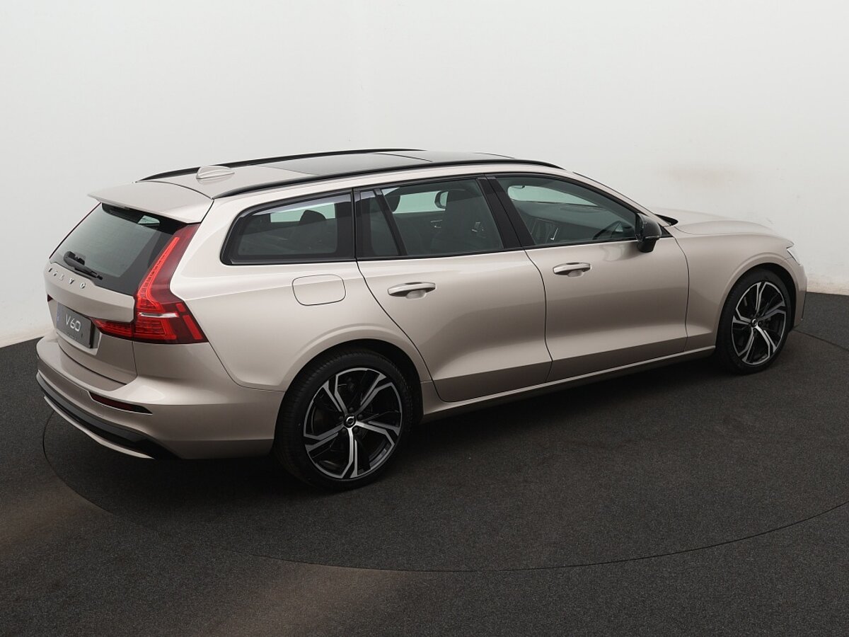 42757217 volvo v60 2 0 b3 ultimate dark 19 inch lm velgen panoramisch glazen da ca33b3