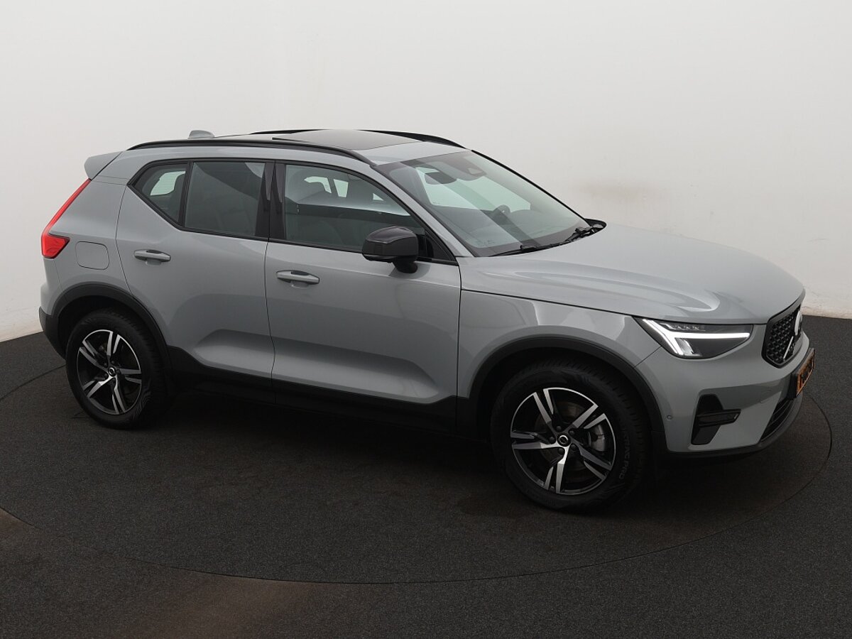 40513485 volvo xc40 2 0 b3 ultimate dark 11