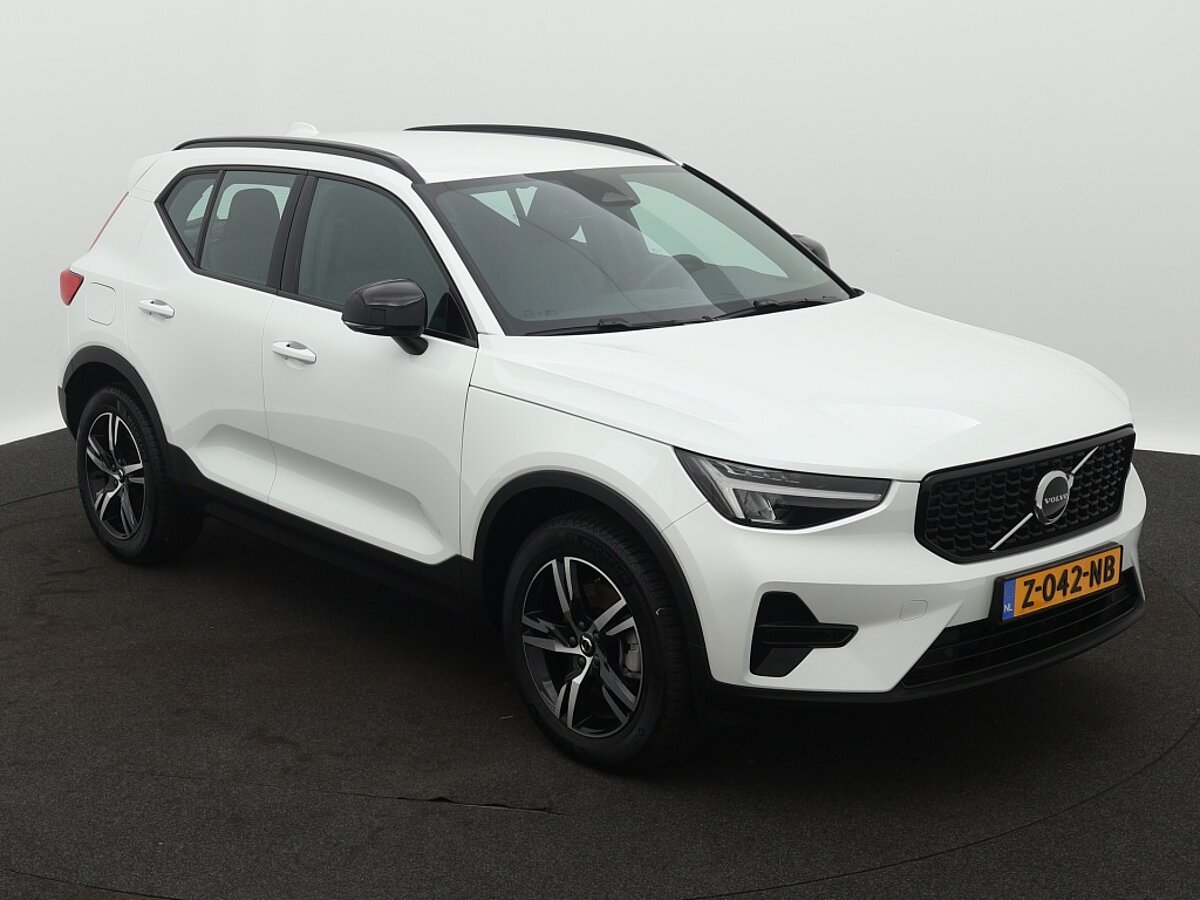 40913574 volvo xc40 2 0 b4 plus dark 7 01