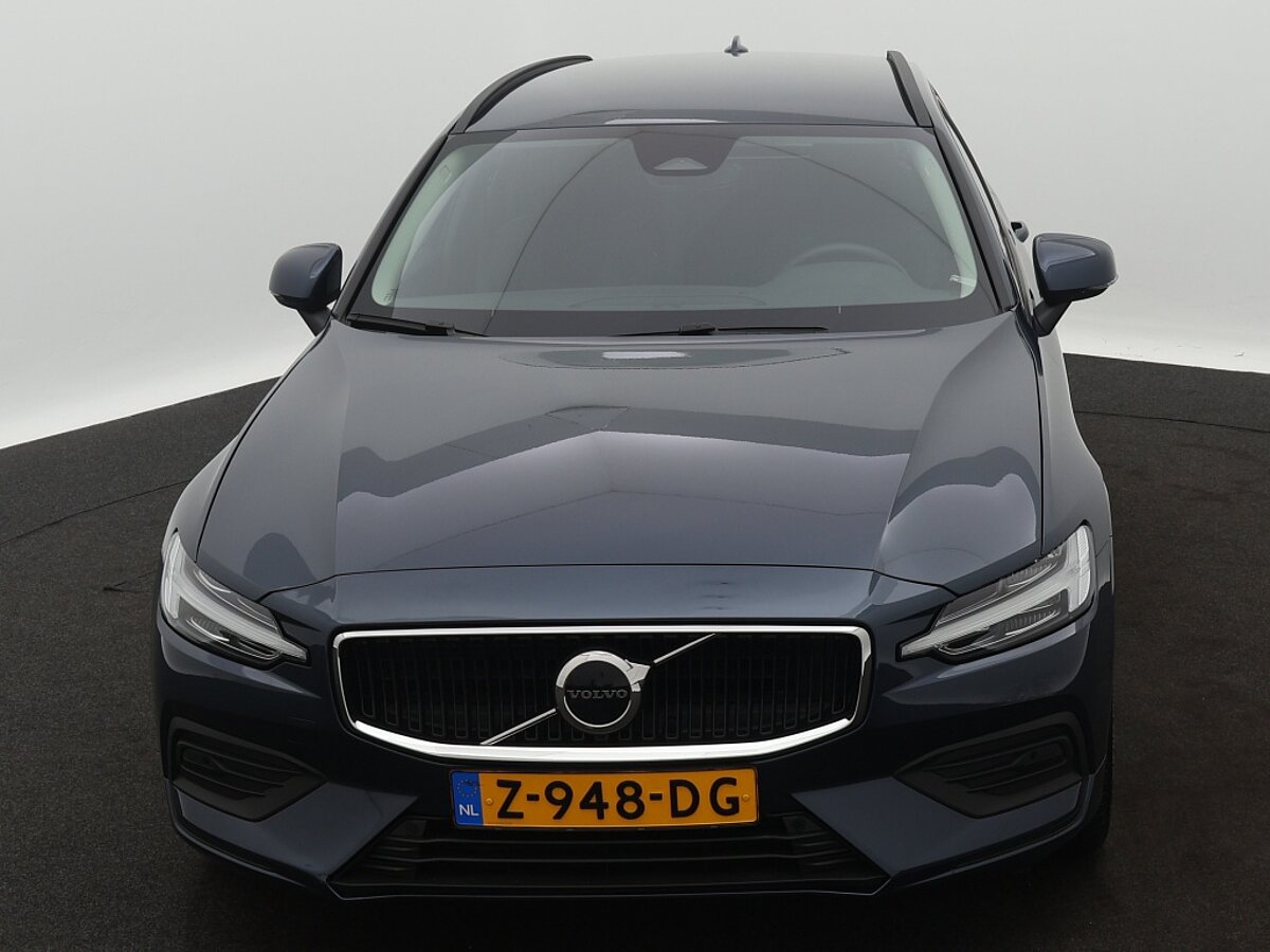 40913604 volvo v60 2 0 b3 essential edition 8 03